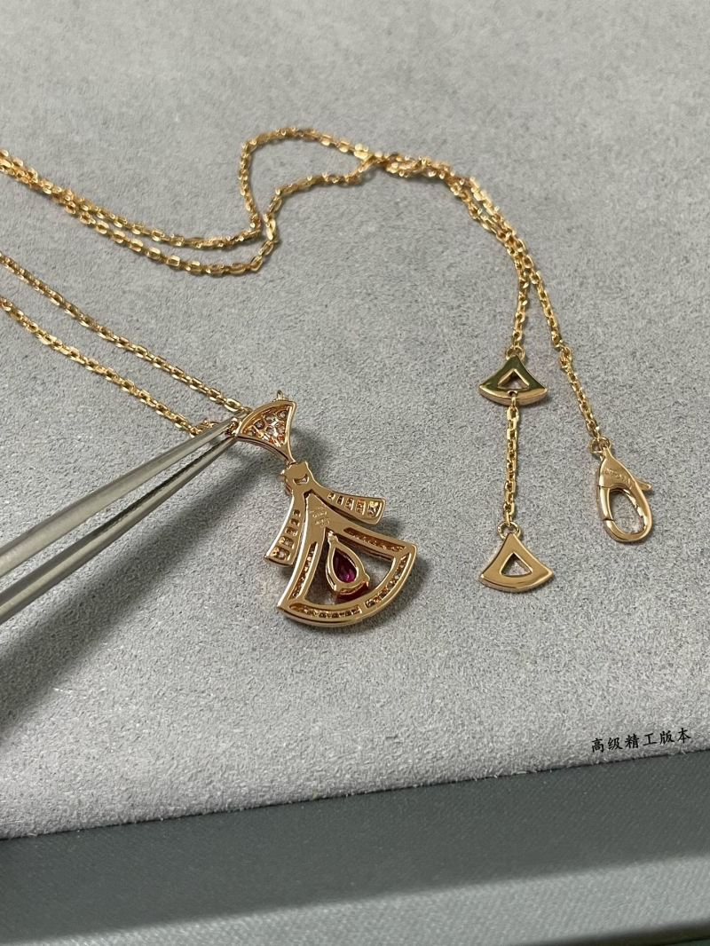 Bv1g*ai necklaces